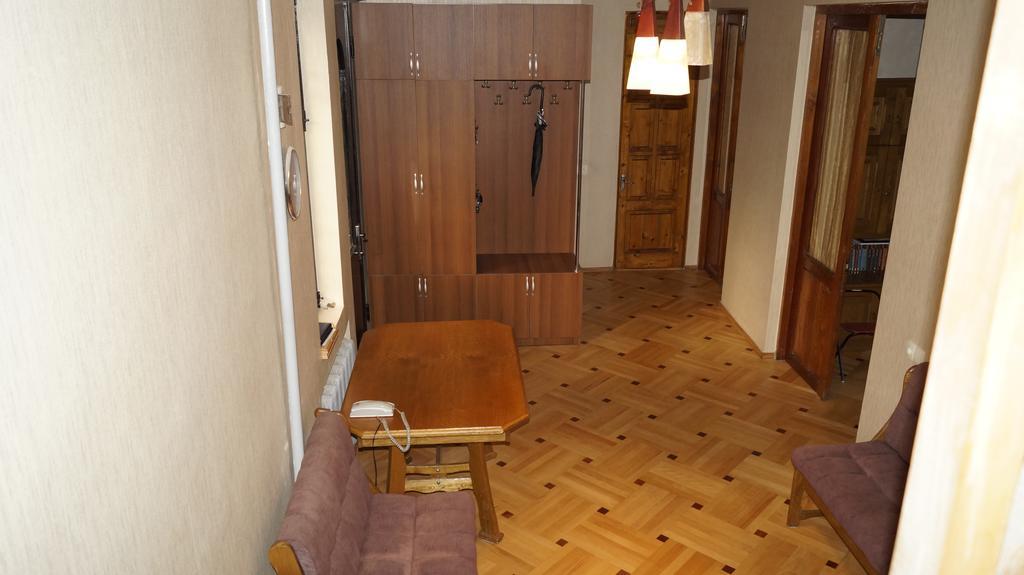 Nino'S Guest House Tiflis Oda fotoğraf